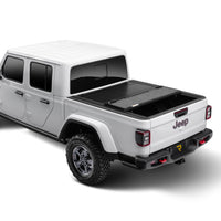 - כיסוי מיטה UnderCover Ultra Flex בצבע שחור מט לרכב Jeep Gladiator 2020 עם מיטה באורך 5 פיט.